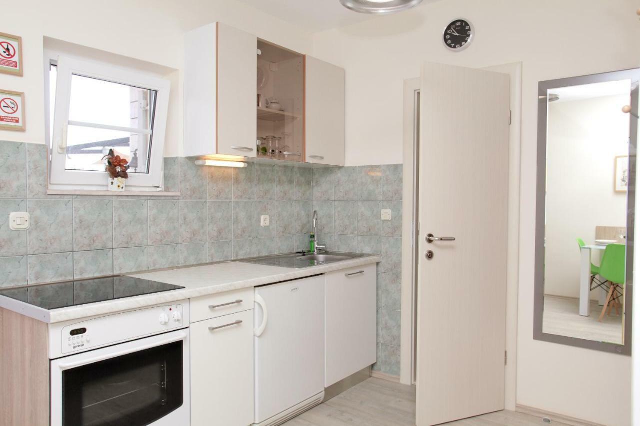 Apartments Viki Trogir Exterior foto
